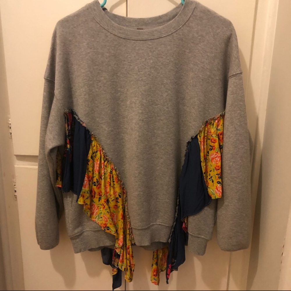Oversized grey sweatshirt